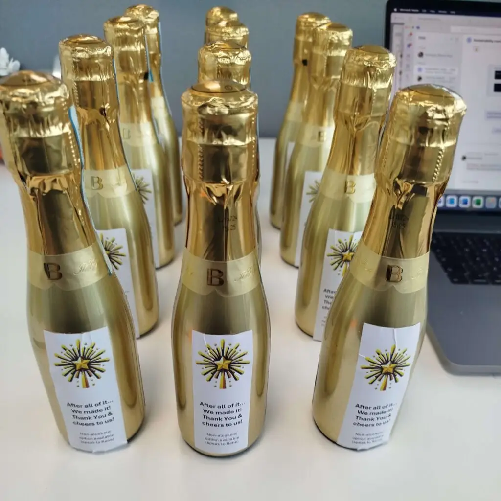 Custom party packs, event stickers, logo design or gift pack creation, we do it all at smiley1starrs